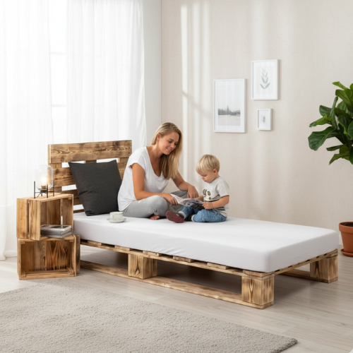 Palettenbett 90x200 cm aus Massivholz mit Kopfteil