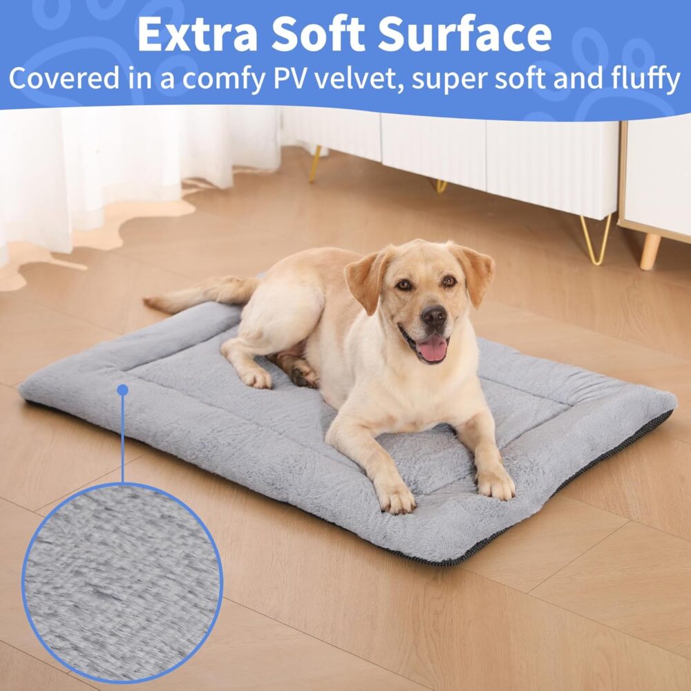 Hundebett für große Hunde (106x71 cm): Superweiches, waschbares Hundekissen und Katzenbett mit rutschfester Unterseite, in Grau. – Bild 3
