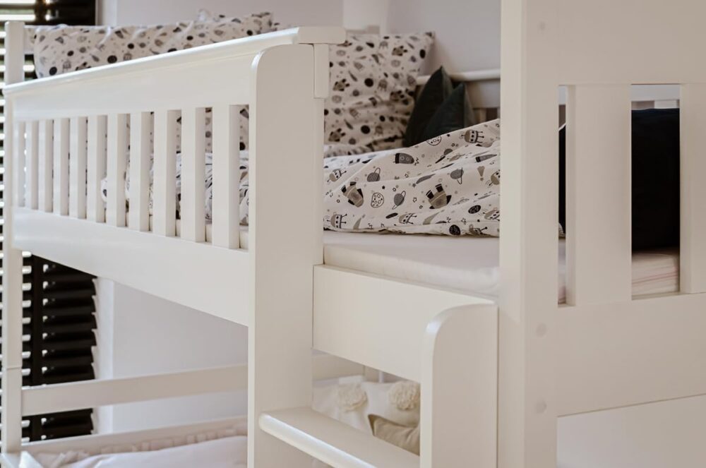 Wooden Bunk Bed 90x200 cm with Pull-Out & Drawers – Bild 4
